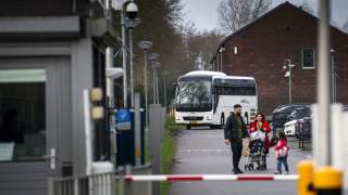Aanmeldcentrum Ter Apel overschrijdt capaciteit vijfde nacht op rij