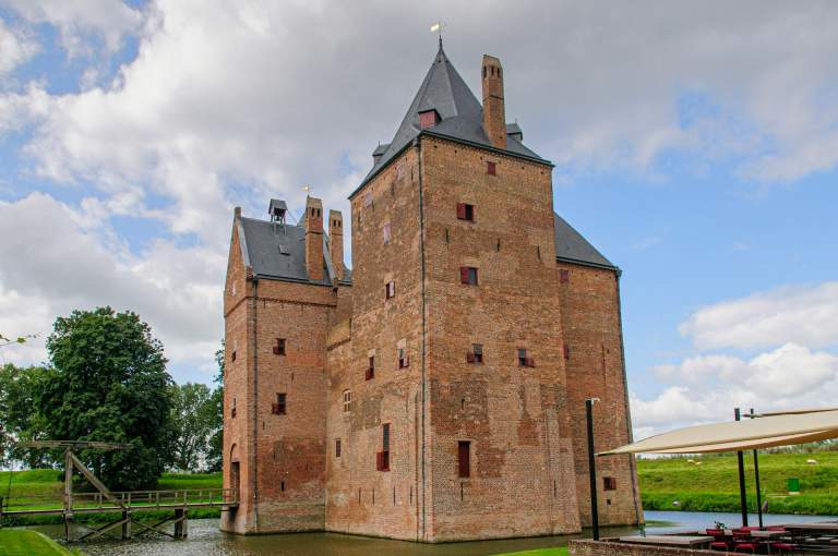 Beleef de magie van Slot Loevestein: Een unieke ervaring in de Nieuwe Hollandse Waterlinie
