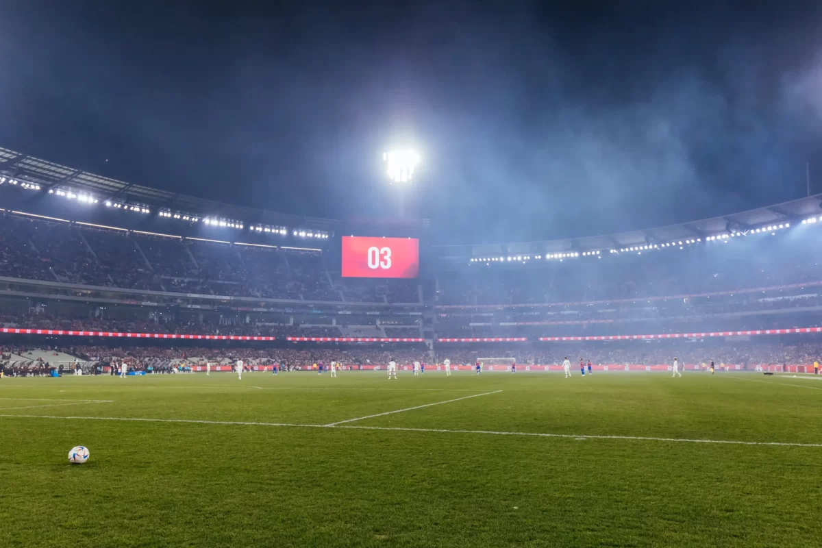 PSV boekt wonderbaarlijke Champions League-zege met drie doelpunten in slotminuten