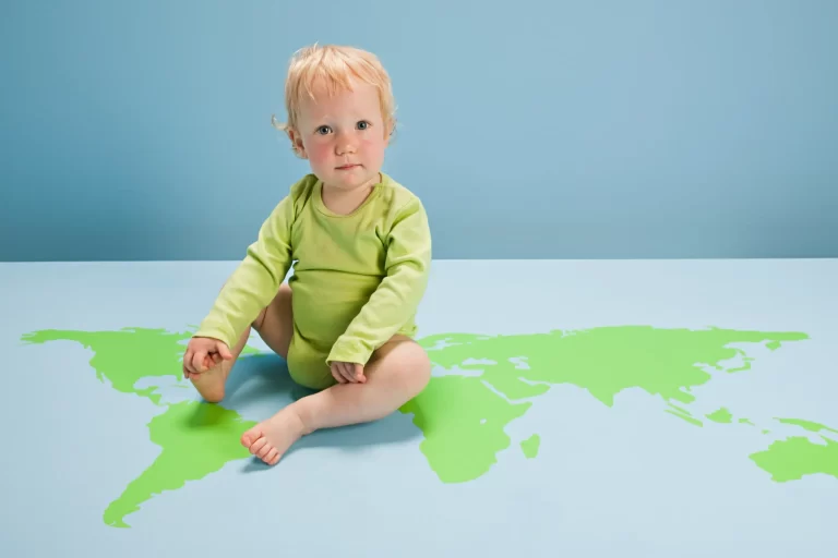 Kabinet bouwt adoptie uit het buitenland in zes jaar af