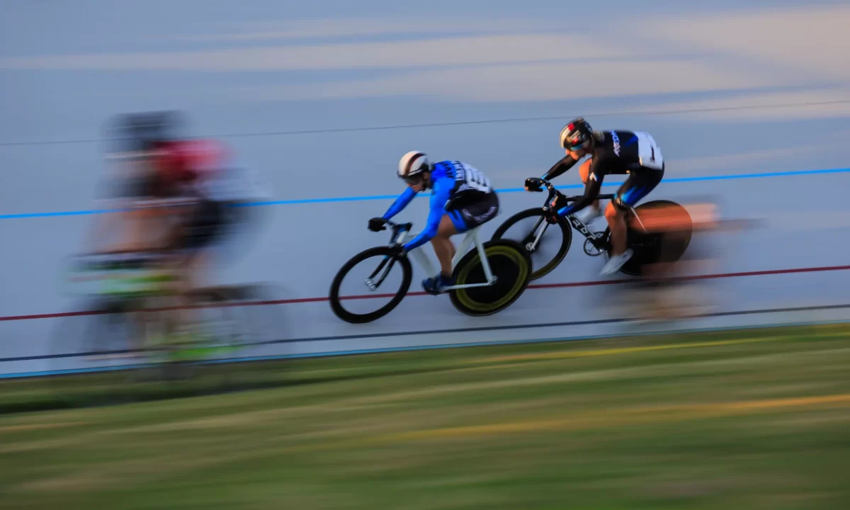 Raaijmakers Neemt Sportieve Wraak met NK-titel Koppelkoers, Vierde Goud voor Wiebes