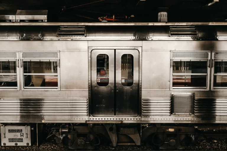 Passagier overlijdt bij brand in metro New York, verdachte aangehouden