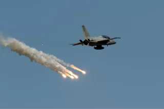 Amerikaanse straaljager neergehaald boven Rode Zee, piloten gered