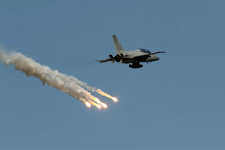 Amerikaanse straaljager neergehaald boven Rode Zee, piloten gered