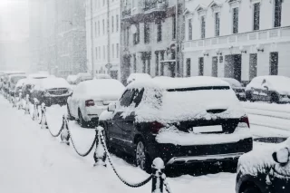 Overlast door hevige sneeuwval en stormen op de Balkan