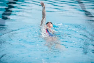 Zwemsters De Waard en Toussaint bereiken halve finales op WK