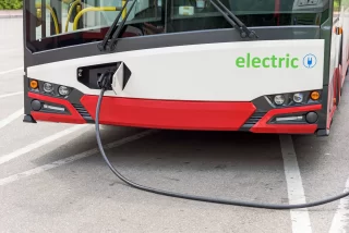 OV-bussen moeten in 2030 uitstootvrij zijn: uitdagingen bij laadmogelijkheden