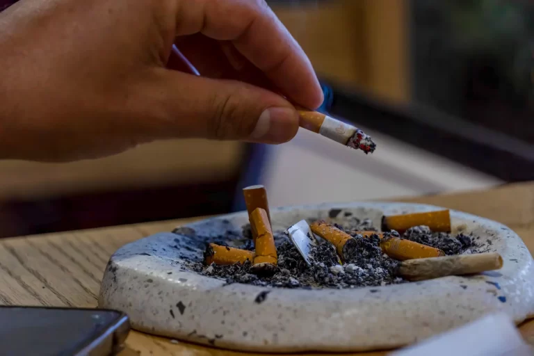Nieuwe Regels voor Rokers in België en Milaan
