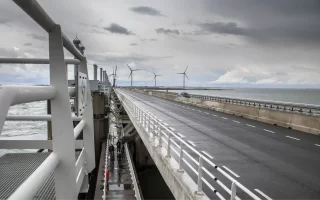 Test Mini-Oosterscheldekering: Kosten Klimaatverandering Vallen Mee
