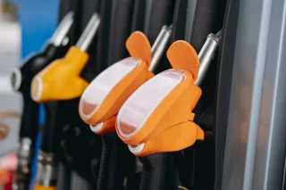 Reclame op Tankstations: Steeds Moeilijker te Ontwijken