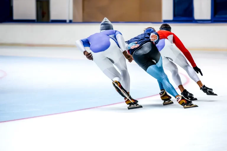 NK shorttrack: Goud voor velzeboer en van ’t wout op 1000 meter
